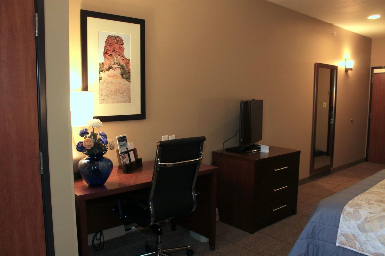 Heartland Inn And Suites Wheatland Kültér fotó