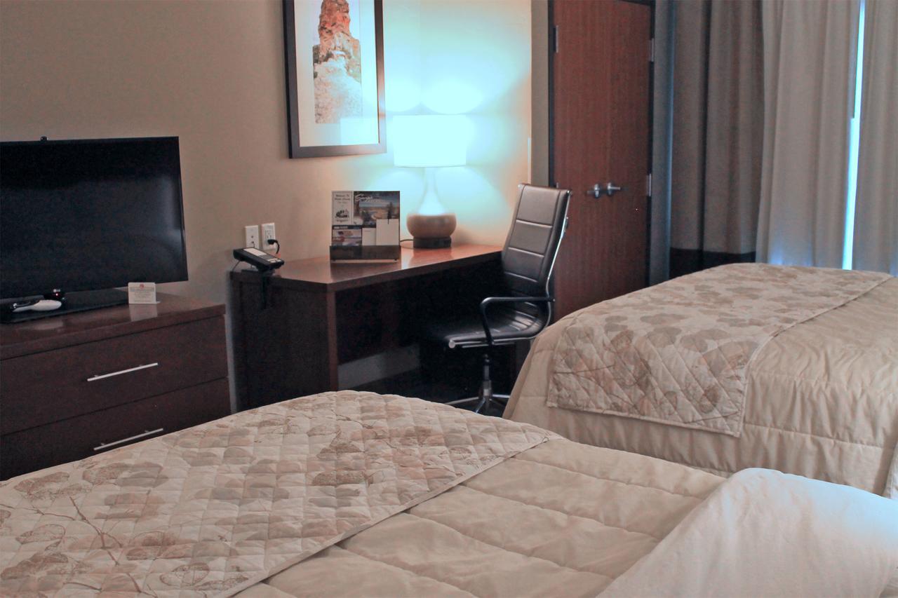 Heartland Inn And Suites Wheatland Kültér fotó