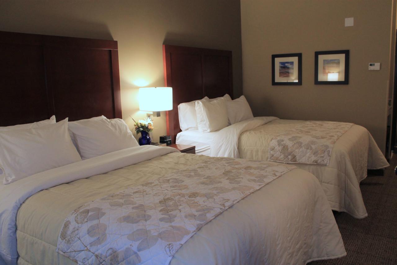 Heartland Inn And Suites Wheatland Kültér fotó