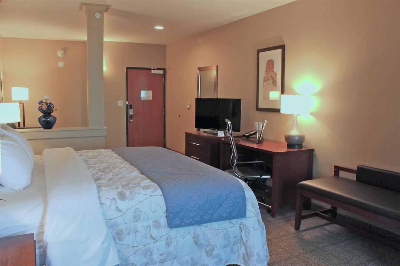 Heartland Inn And Suites Wheatland Kültér fotó