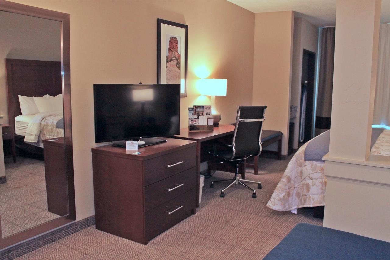 Heartland Inn And Suites Wheatland Kültér fotó