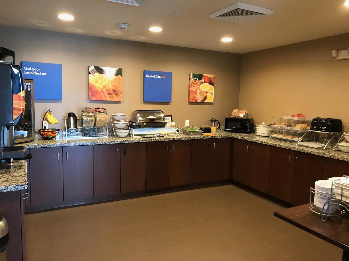 Heartland Inn And Suites Wheatland Kültér fotó