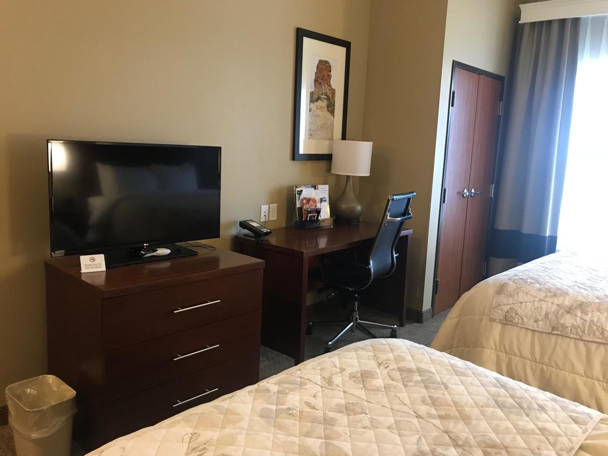 Heartland Inn And Suites Wheatland Kültér fotó