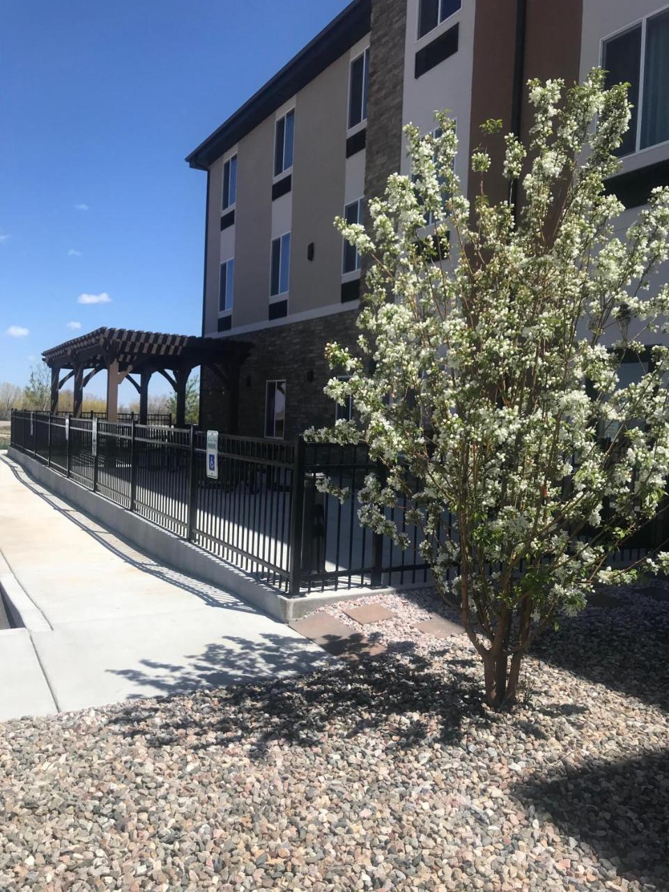 Heartland Inn And Suites Wheatland Kültér fotó